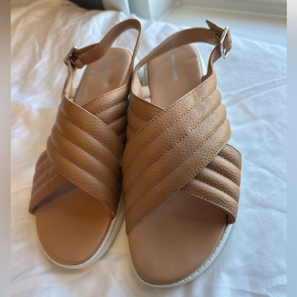 Easy Spirit Women's Erin3 Sandal - Picture 1 of 5